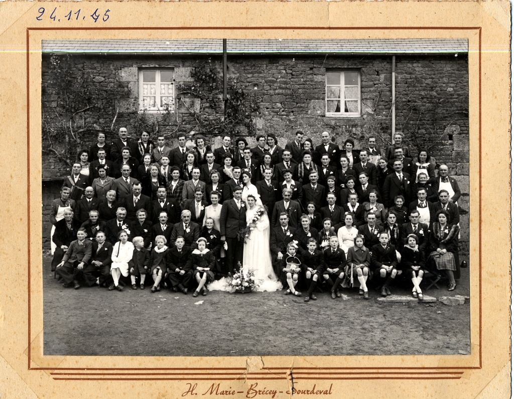 BOURSIN 19451124 Family Group.jpg